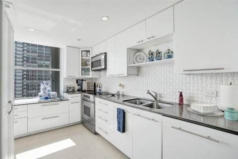 Condo in Fort Lauderdale, Florida, 2 bedrooms  № 2271822 - photo 11