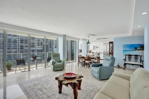 Condo in Fort Lauderdale, Florida, 2 bedrooms  № 2271822 - photo 16