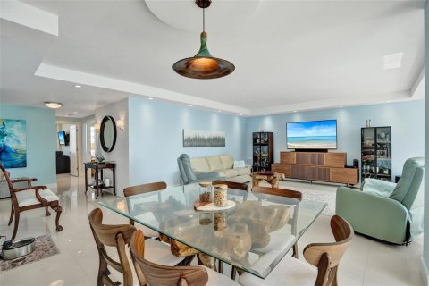 Condo in Fort Lauderdale, Florida, 2 bedrooms  № 2271822 - photo 14