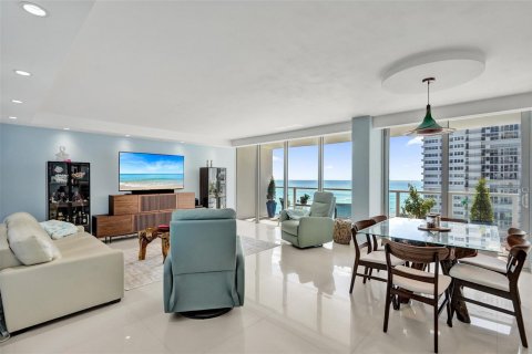 Condo in Fort Lauderdale, Florida, 2 bedrooms  № 2271822