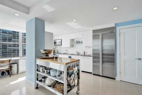 Condo in Fort Lauderdale, Florida, 2 bedrooms  № 2271822 - photo 10