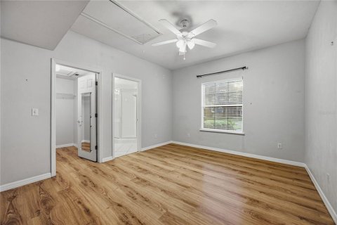 Condo in Gainesville, Florida, 2 bedrooms № 2237285 - photo 16