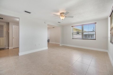 Casa en venta en New Port Richey, Florida, 2 dormitorios, 128.21 m2 № 1758144 - foto 25
