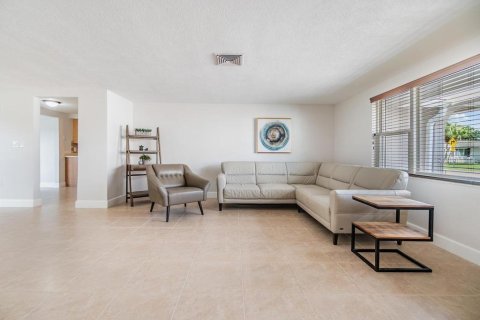 Casa en venta en New Port Richey, Florida, 2 dormitorios, 128.21 m2 № 1758144 - foto 17