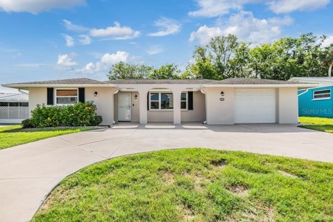 Casa en venta en New Port Richey, Florida, 2 dormitorios, 128.21 m2 № 1758144 - foto 1