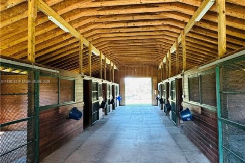 Propiedad comercial en venta en Ocala, Florida № 2015626 - foto 29