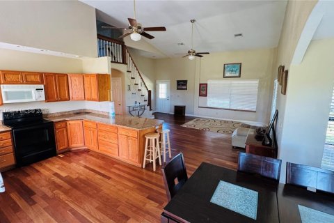 Propiedad comercial en venta en Ocala, Florida № 2015626 - foto 13