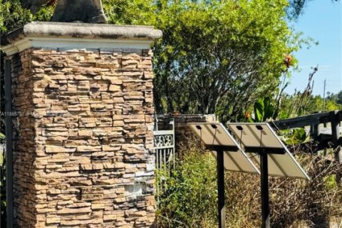 Propiedad comercial en venta en Ocala, Florida № 2015626 - foto 5