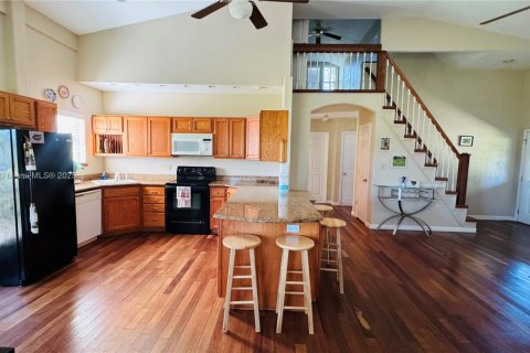 Propiedad comercial en venta en Ocala, Florida № 2015626 - foto 12