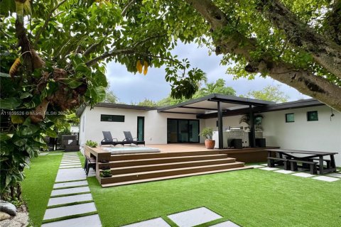 Casa en venta en Miami Springs, Florida, 4 dormitorios № 1830848 - foto 6