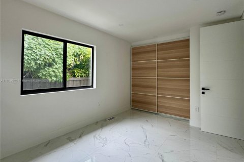 Casa en venta en Miami Springs, Florida, 4 dormitorios № 1830848 - foto 20