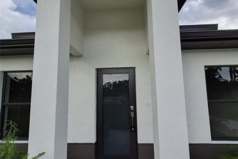 House in Lehigh Acres, Florida 3 bedrooms, 101.64 sq.m. № 2324551