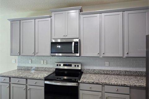 House in Kissimmee, Florida 4 bedrooms, 174.1 sq.m. № 1842157 - photo 17
