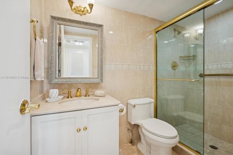 Купить кондоминиум в Майами-Бич, Флорида 2 спальни, 119.01м2, № 1972525 - фото 15