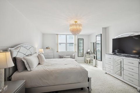 Купить кондоминиум в Майами-Бич, Флорида 2 спальни, 119.01м2, № 1972525 - фото 9