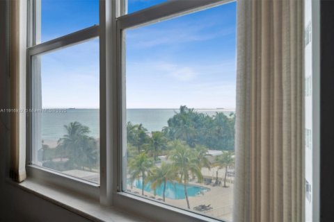 Купить кондоминиум в Майами-Бич, Флорида 2 спальни, 119.01м2, № 1972525 - фото 14