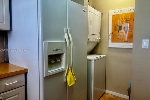 Condo in Lauderhill, Florida, 2 bedrooms  № 2065239 - photo 27