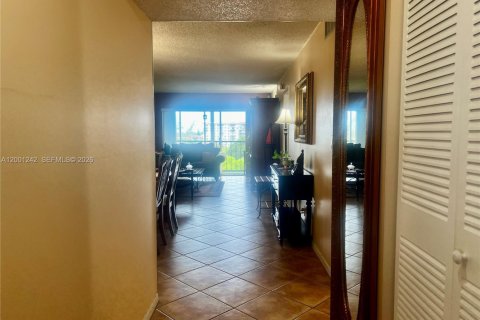Condo in Lauderhill, Florida, 2 bedrooms  № 2065239 - photo 26