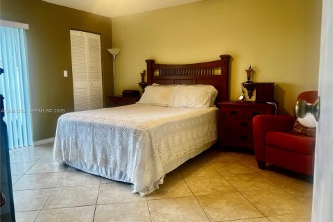 Condo in Lauderhill, Florida, 2 bedrooms  № 2065239 - photo 7