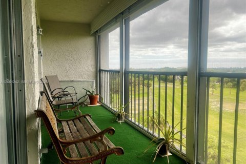 Condo in Lauderhill, Florida, 2 bedrooms  № 2065239 - photo 13