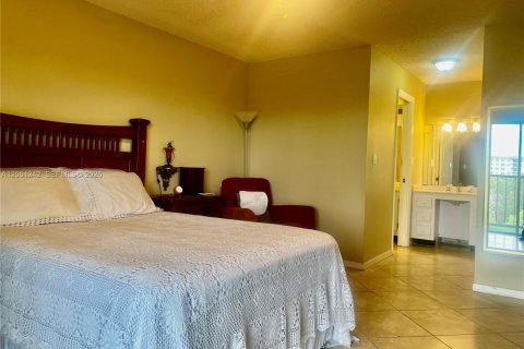 Condo in Lauderhill, Florida, 2 bedrooms  № 2065239 - photo 9