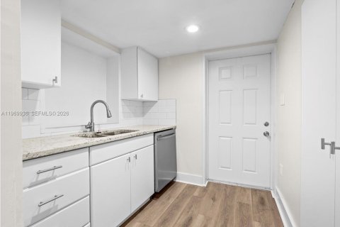 Villa ou maison à vendre à Sarasota, Floride: 3 chambres, 186.92 m2 № 2032161 - photo 5