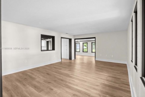 Villa ou maison à vendre à Sarasota, Floride: 3 chambres, 186.92 m2 № 2032161 - photo 15