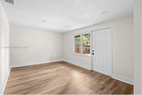 Villa ou maison à vendre à Sarasota, Floride: 3 chambres, 186.92 m2 № 2032161 - photo 2