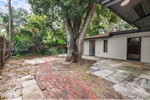 Villa ou maison à vendre à Sarasota, Floride: 3 chambres, 186.92 m2 № 2032161 - photo 17