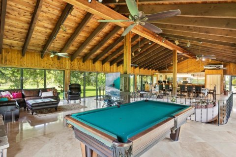 House in Miami, Florida 4 bedrooms, 399.11 sq.m. № 1977647 - photo 29