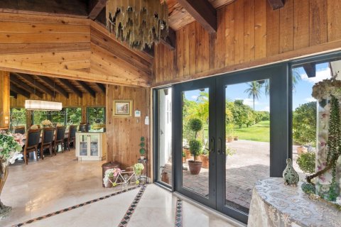 House in Miami, Florida 4 bedrooms, 399.11 sq.m. № 1977647 - photo 12