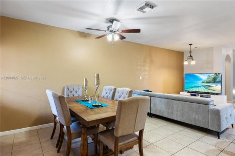 Touwnhouse à vendre à Homestead, Floride: 4 chambres, 171.87 m2 № 2170552 - photo 6