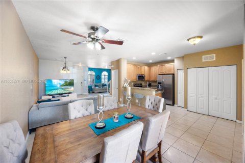 Touwnhouse à vendre à Homestead, Floride: 4 chambres, 171.87 m2 № 2170552 - photo 3