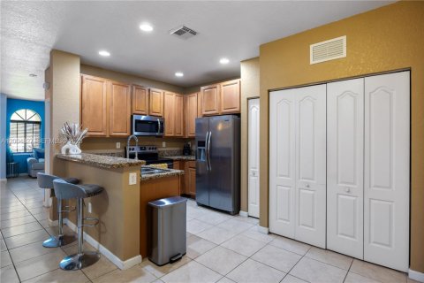 Touwnhouse à vendre à Homestead, Floride: 4 chambres, 171.87 m2 № 2170552 - photo 4