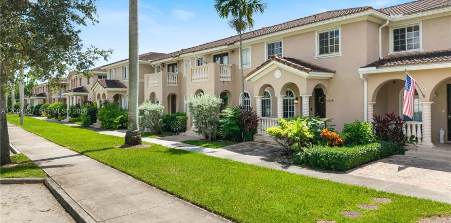 Touwnhouse à Homestead, Floride 4 chambres, 171.87 m2 № 2170552