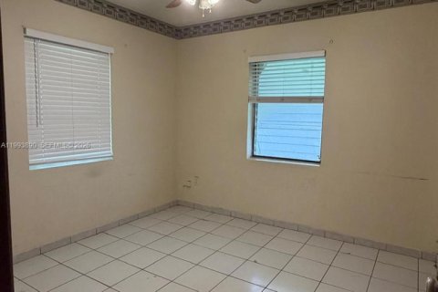 Casa en venta en Miami, Florida, 2 dormitorios, 83.15 m2 № 2058592 - foto 6