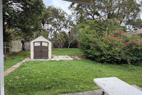 Casa en venta en Miami, Florida, 2 dormitorios, 83.15 m2 № 2058592 - foto 9
