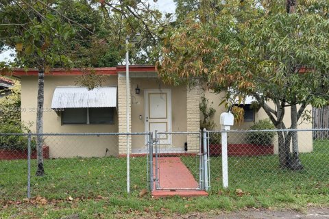 Casa en Miami, Florida 2 dormitorios, 83.15 m2 № 2058592