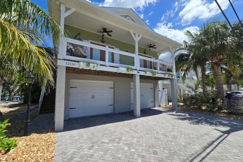 Casa en alquiler en Treasure Island, Florida, 3 dormitorios, 151.8 m2 № 1915353 - foto 2