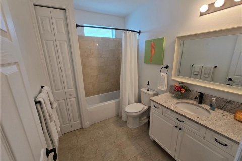 Casa en alquiler en Treasure Island, Florida, 3 dormitorios, 151.8 m2 № 1915353 - foto 24