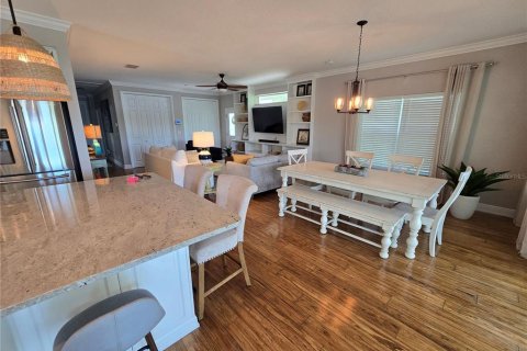 Casa en alquiler en Treasure Island, Florida, 3 dormitorios, 151.8 m2 № 1915353 - foto 5