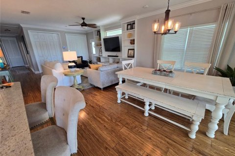 Casa en alquiler en Treasure Island, Florida, 3 dormitorios, 151.8 m2 № 1915353 - foto 16