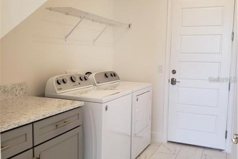 Adosado en alquiler en Orlando, Florida, 3 dormitorios, 103.86 m2 № 2217536 - foto 10