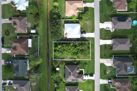 Terreno en venta en Port St. Lucie, Florida № 1937372 - foto 2