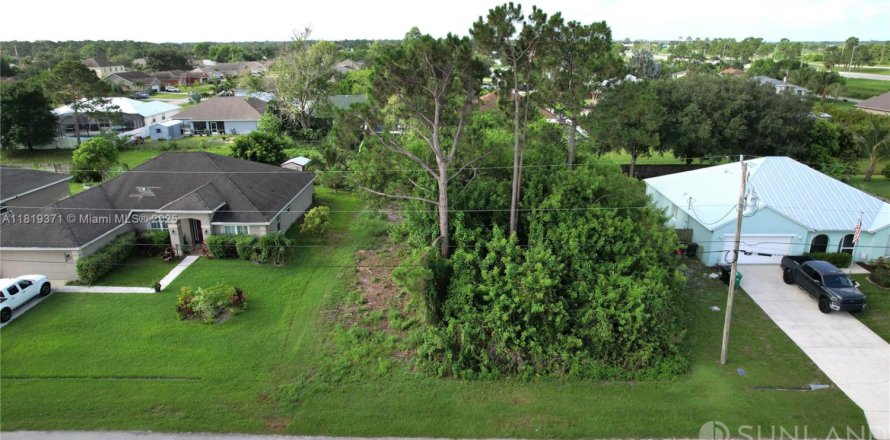 Terreno en Port St. Lucie, Florida № 1937372