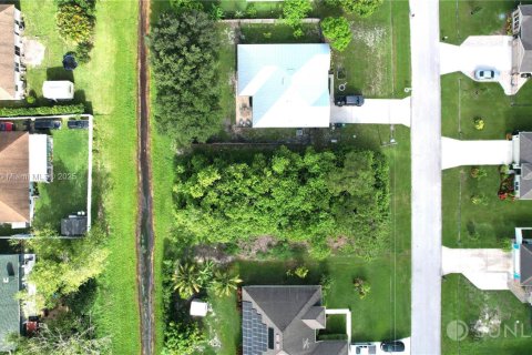 Terreno en venta en Port St. Lucie, Florida № 1937372 - foto 5