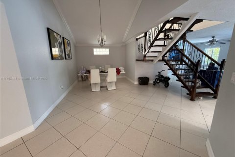 Villa ou maison à vendre à Miami Lakes, Floride: 3 chambres, 198.07 m2 № 1862233 - photo 4