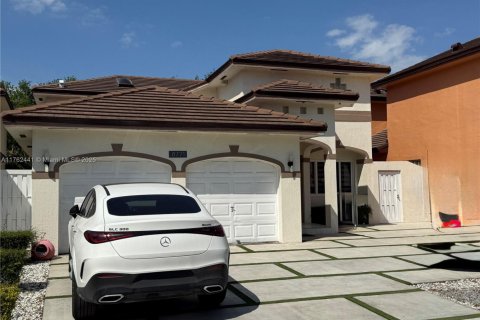 Villa ou maison à vendre à Miami Lakes, Floride: 3 chambres, 198.07 m2 № 1862233 - photo 1