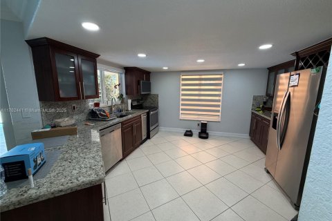 Villa ou maison à vendre à Miami Lakes, Floride: 3 chambres, 198.07 m2 № 1862233 - photo 6