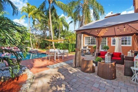 Villa ou maison à louer à Miami, Floride: 2 chambres, 246.19 m2 № 1997682 - photo 8